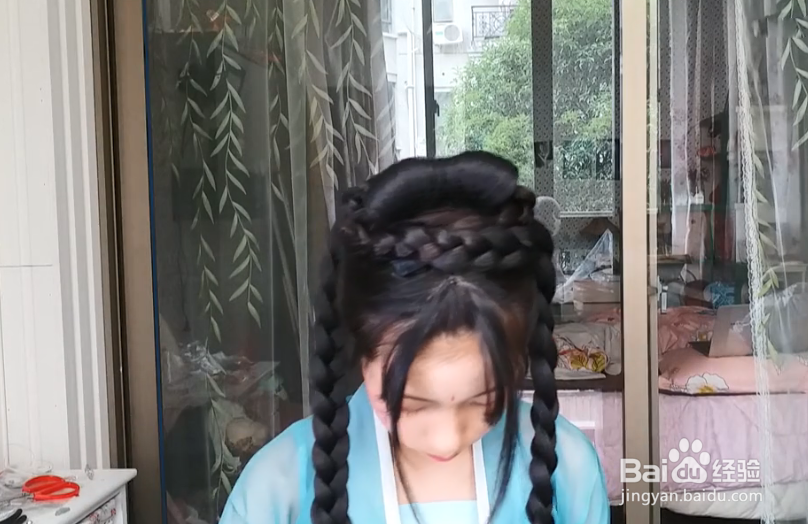 怎样做无发包的双耳髻发型
