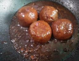 如何做素狮子头