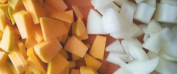 怎么做营养好吃的蘑菇洋葱黑木耳嫩南瓜