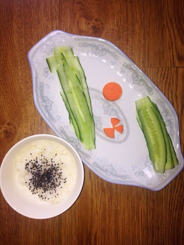 金枪鱼黄瓜寿司