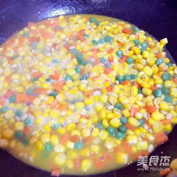 松仁玉米的做法