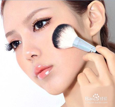 10分钟打造精致妆容，化妆的步骤你学不学？