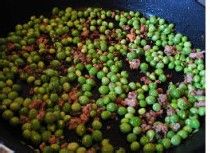 儿子放假了---豌豆溜豆腐