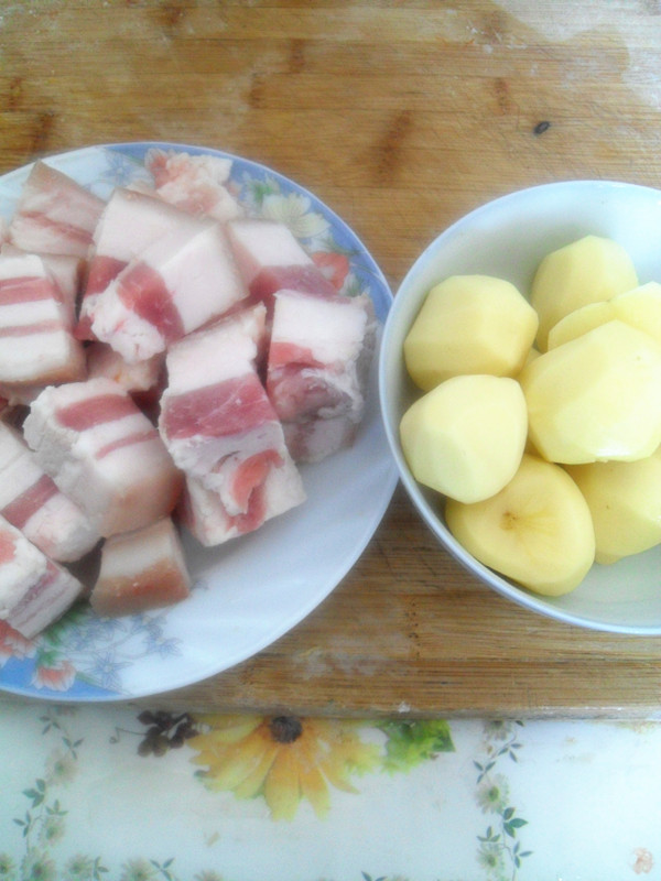 红烧肉炖小土豆