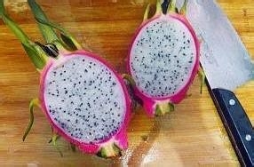 家常火龙果炒虾仁的做法