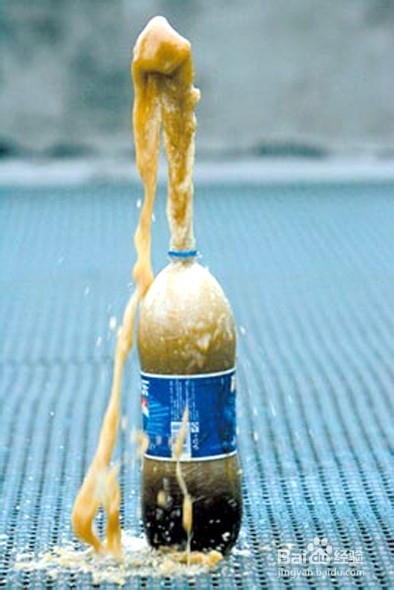 如何让剧烈摇晃过的可乐不喷出来