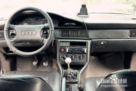 空调和收音机是豪华配置，奥迪A6见到这车也得叫声爷！