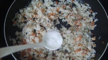 怎样做快手姜豉炒饭