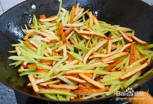 青椒炒香干的做法