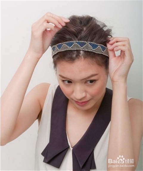 女生露额头发型扎法