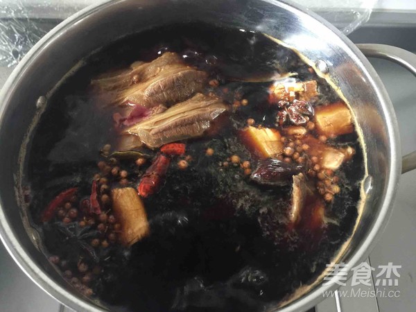 卤牛肉的家常做法