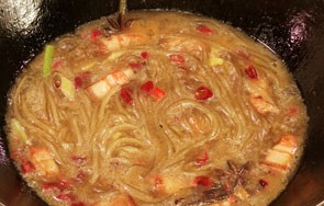 猪肉炖粉条的做法