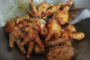 鸡爪鸡翅煲怎么做