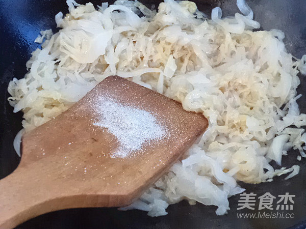 酸菜鲫鱼的做法