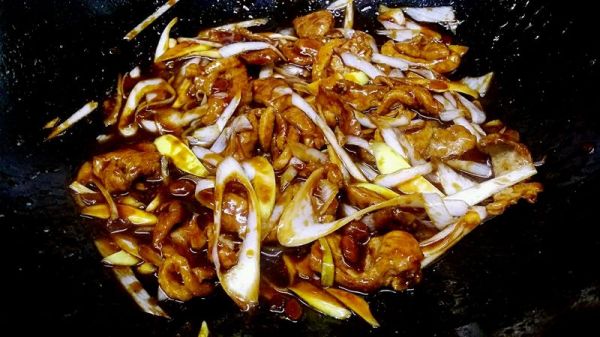 酱酱葱白过油鸭