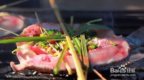 缅甸小勐拉维加斯美食之香茅草烤鱼