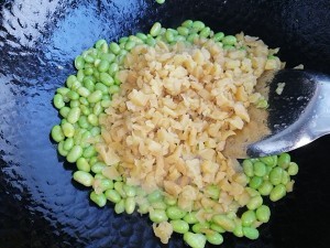毛豆炒萝卜干的攻略