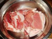 土豆粉蒸肉的做法