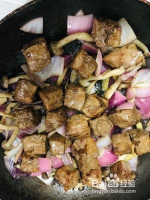 雪花牛肉粒炒河粉的做法