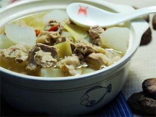 冬天皮肤很干燥怎么办