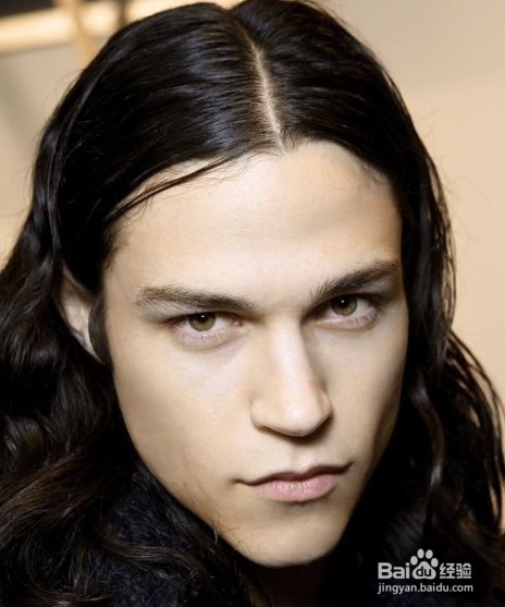 男模发型帅到爆选对发蜡很重要，赶快学起来吧