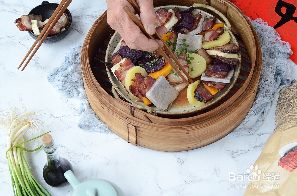 不费事做五彩腊肉合蒸