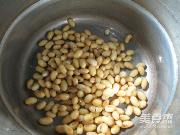 鸡爪黄豆汤的做法