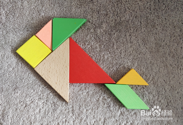 用七巧板怎样拼一条胖头鱼？