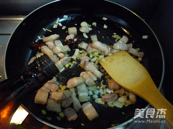 五花肉烧茄丁