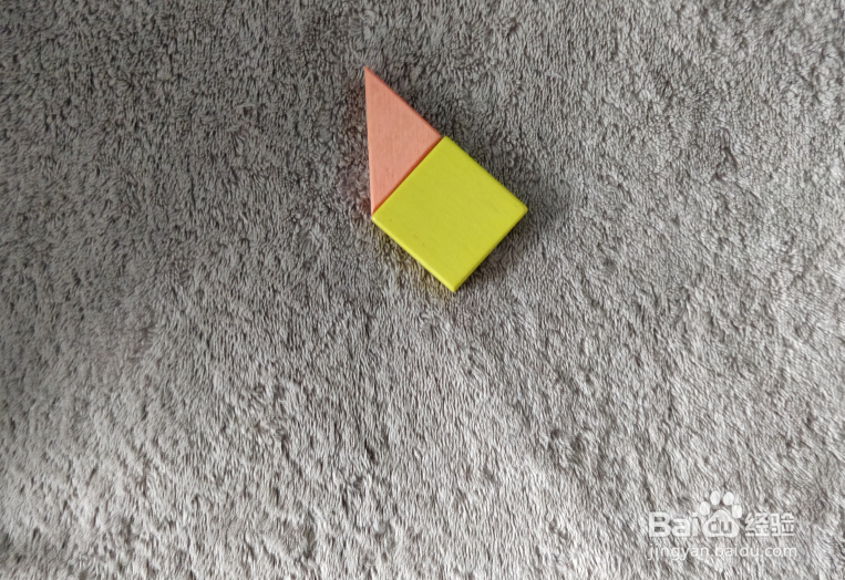 用七巧板怎样拼一只抬头鸣叫的企鹅?