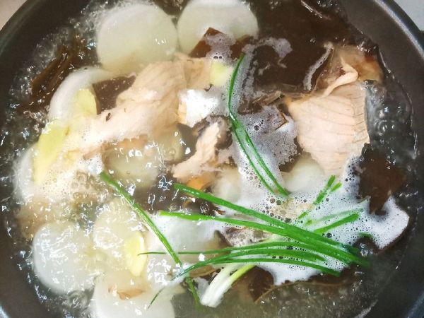 沙茶三文鱼头煲