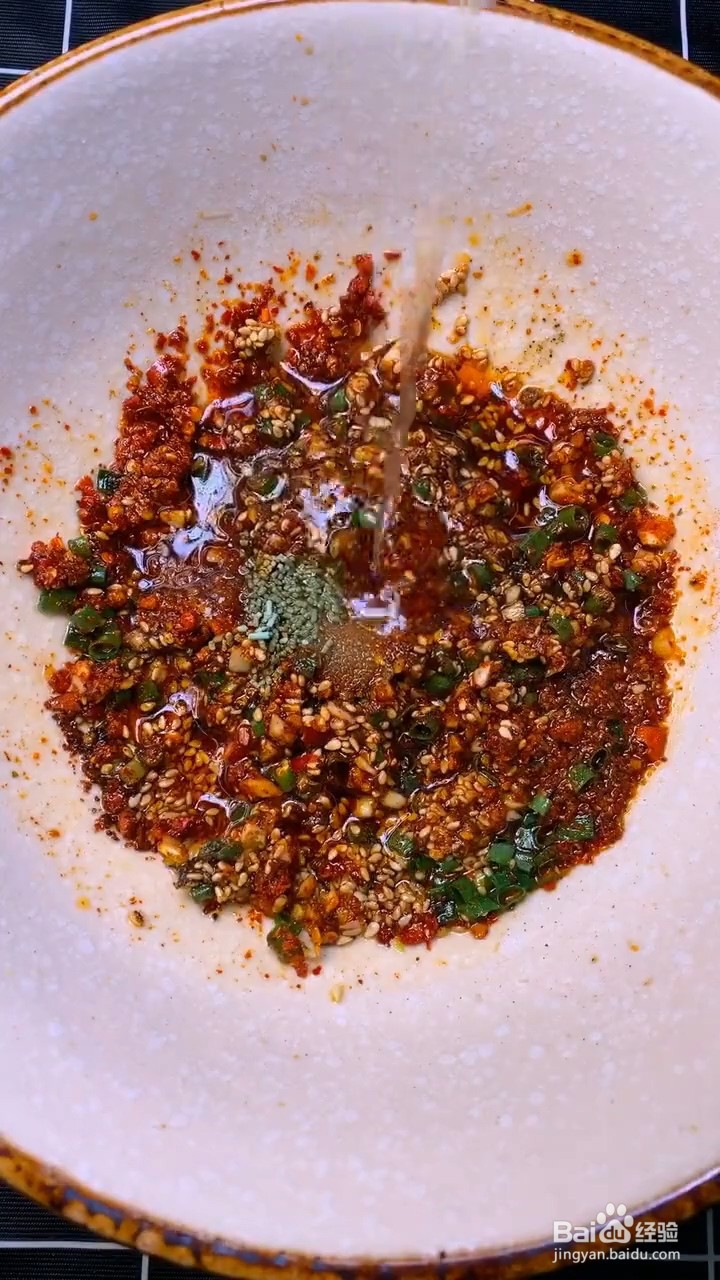 如何自制美味好吃的家常凉拌面条