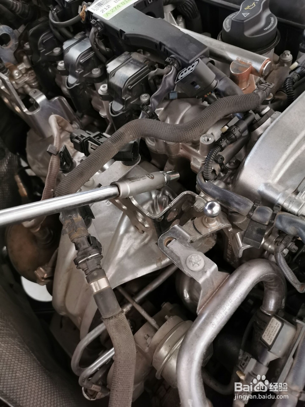 奔驰E200火花塞如何更换