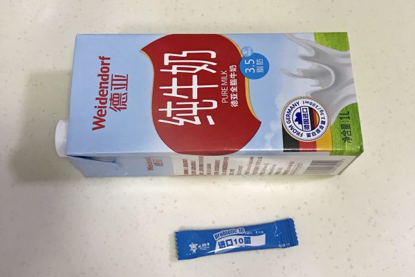 水果坚果谷物酸奶