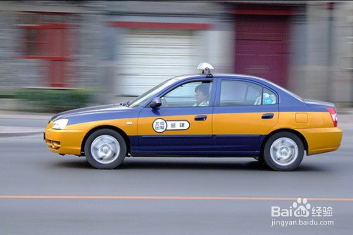 女孩外出搭车注意事项