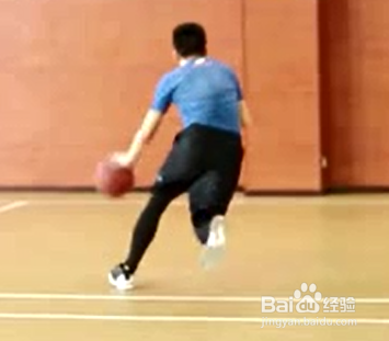 罗斯惯用变向过人上篮的正确用法