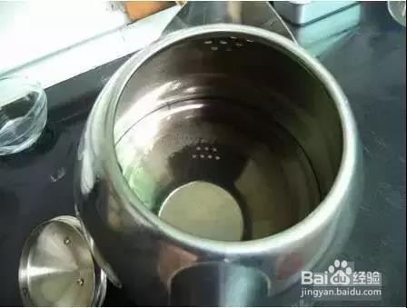 清理热水壶水垢的几个小妙招？