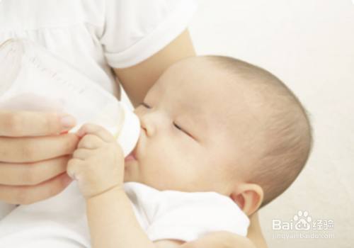 怎样帮助婴儿长出一口漂亮的牙齿?