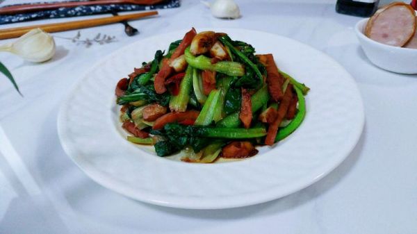 椒蒜红肠乌塌菜