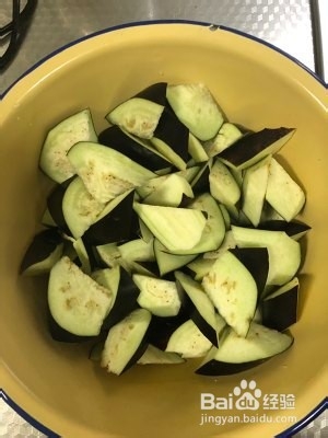 食补养生鱼香茄子的做法