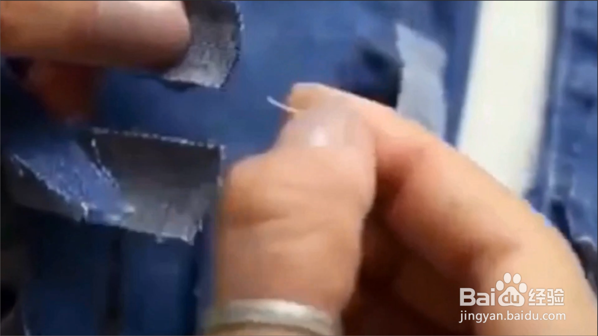 怎样让牛仔裤变的更时尚？