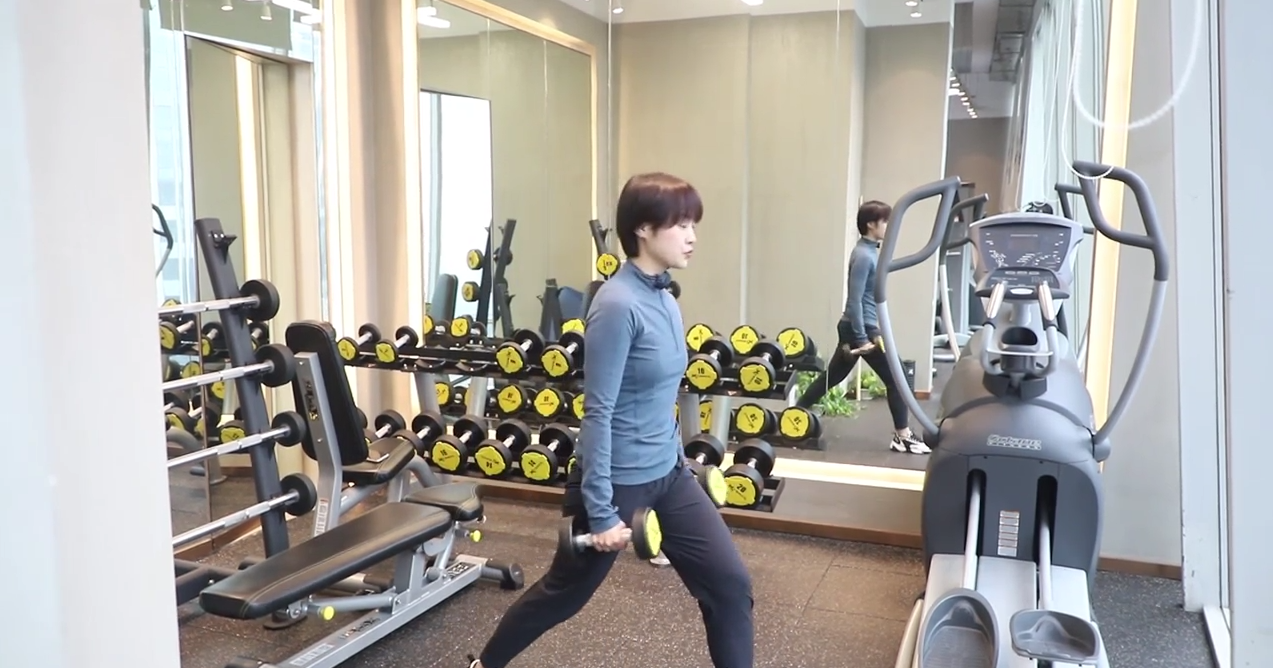 强化臀部线条怎么做