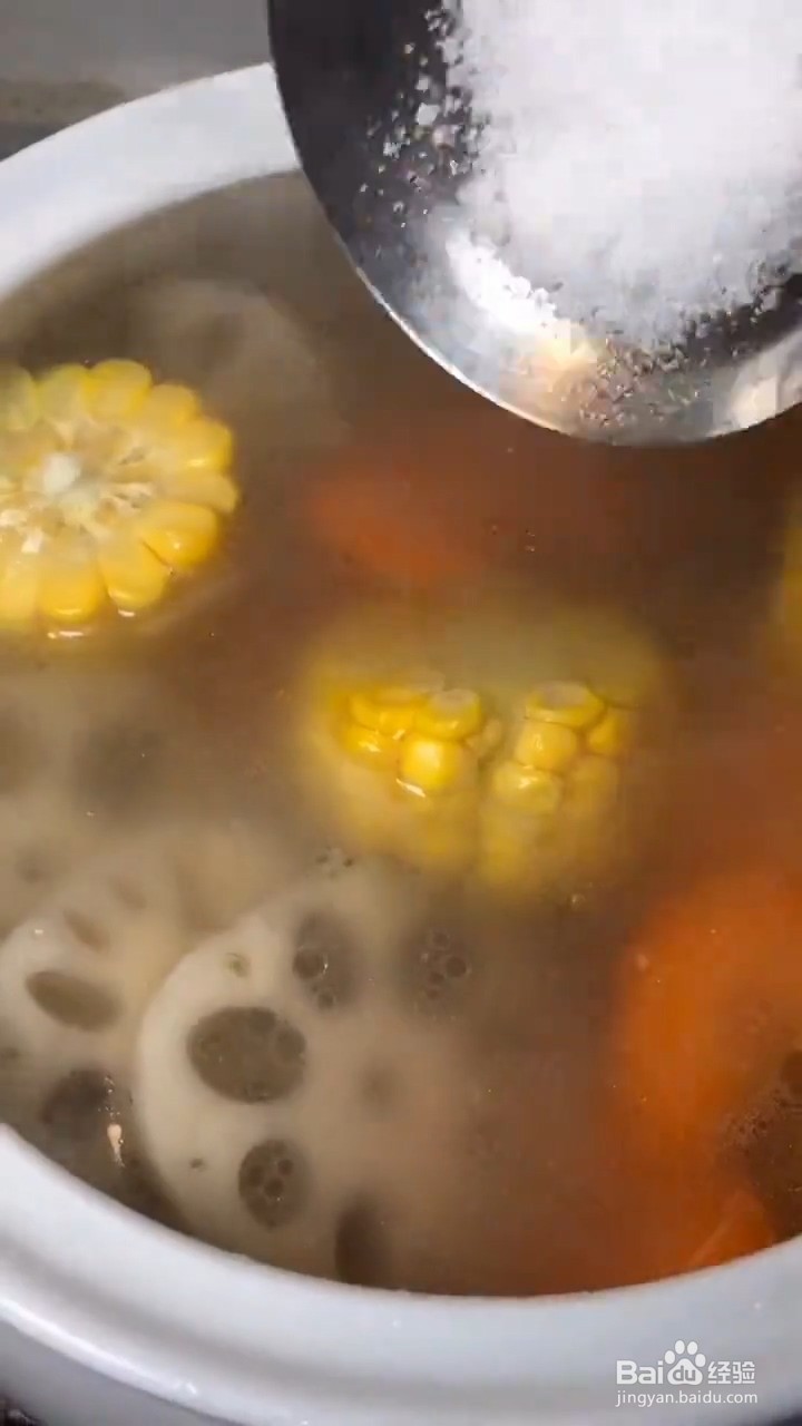 如何在家自制莲藕排骨汤