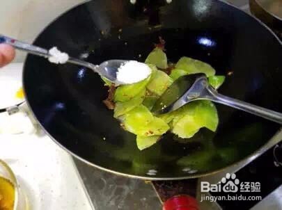 这两种食物搭配一起炒，味道竟出奇的好