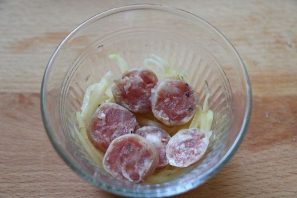 黑胡椒香肠烤土豆丝