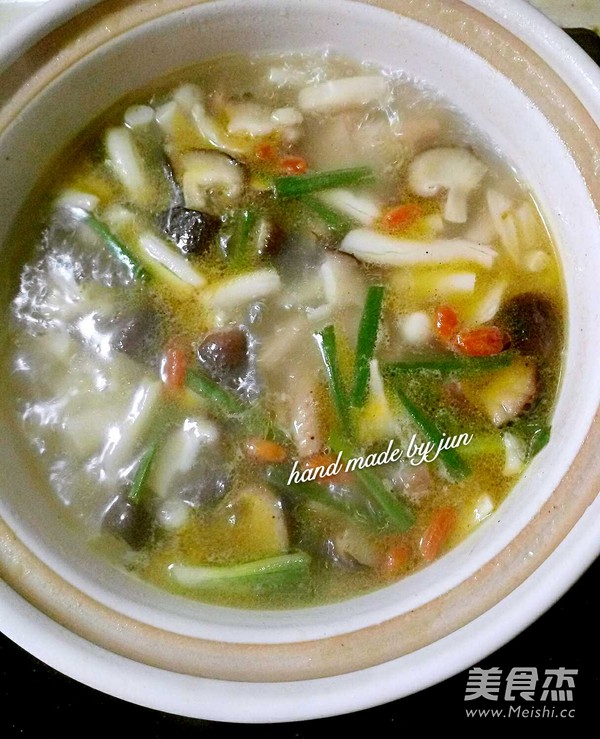 双菇鸡腿汤的做法