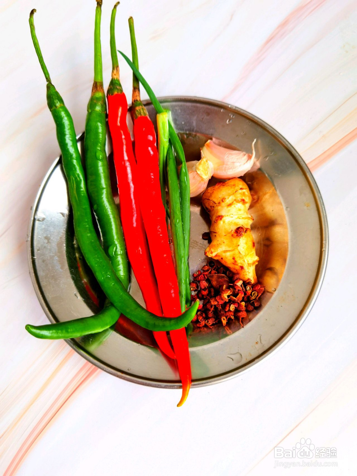 麻辣双椒小黄鱼的做法