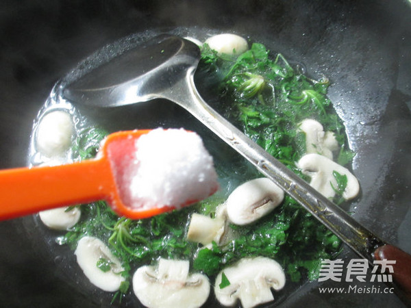 蘑菇荠菜煮粉丝