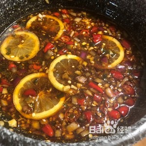 食谱:酸辣无骨鸡爪的具体做法