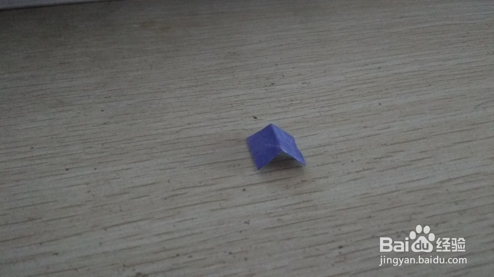 如何用一个长方形纸条做简易的中性笔的支架
